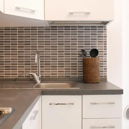 Guesthost - Welcome House *