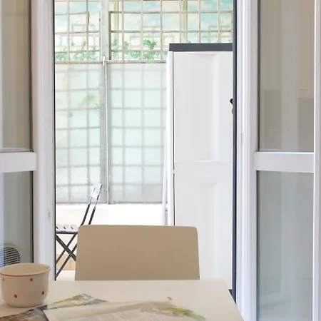 Guesthost - Welcome House