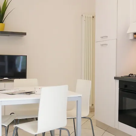 Guesthost - Welcome House