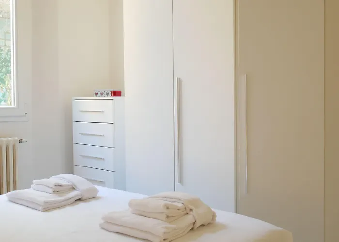 Guesthost - Welcome House *