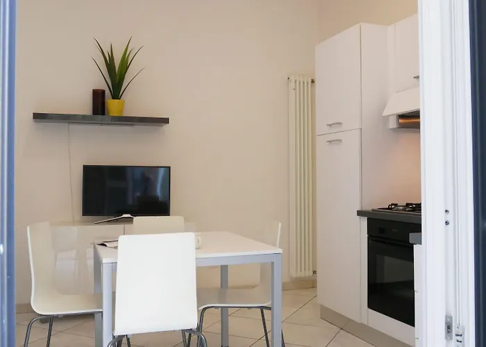 Guesthost - Welcome House 볼로냐