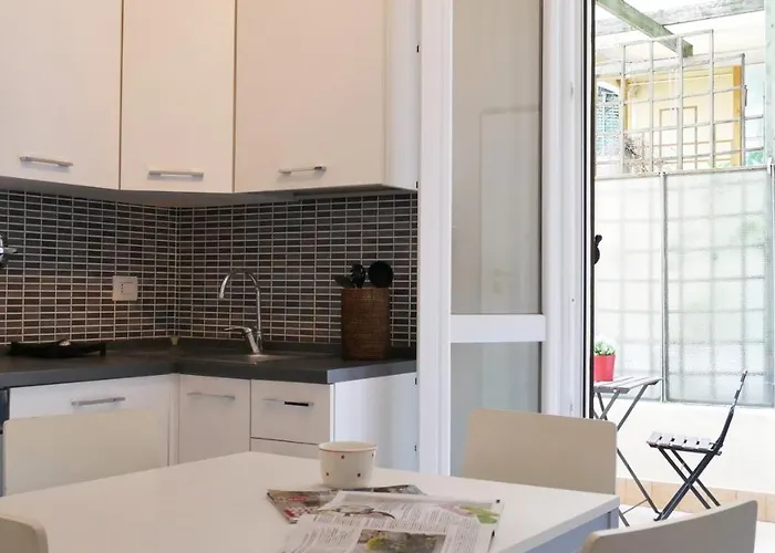 Guesthost - Welcome House *