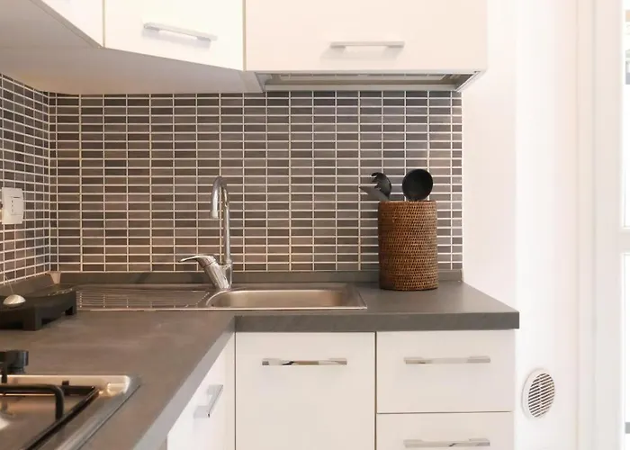 Guesthost - Welcome House