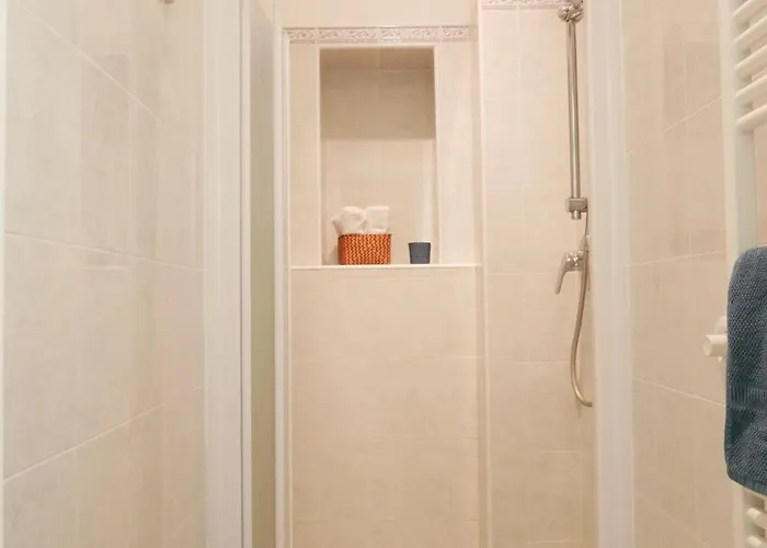 Guesthost - Welcome House * Bologna