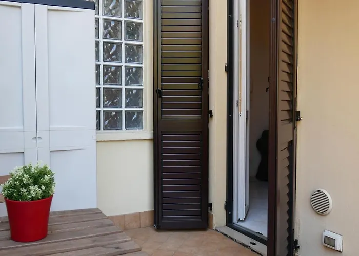 Guesthost - Welcome House *